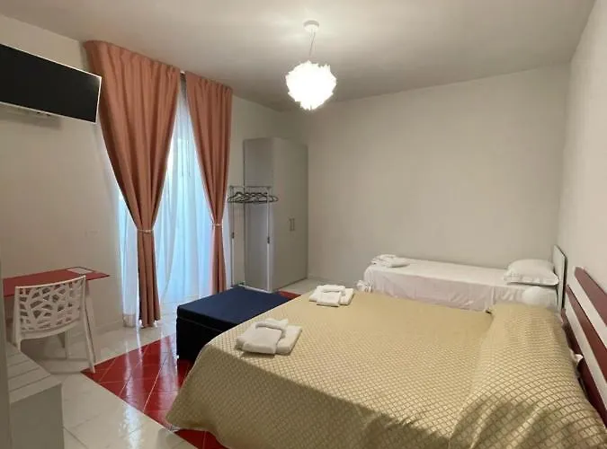 Del Sole לינה וארוחת בוקר 3*