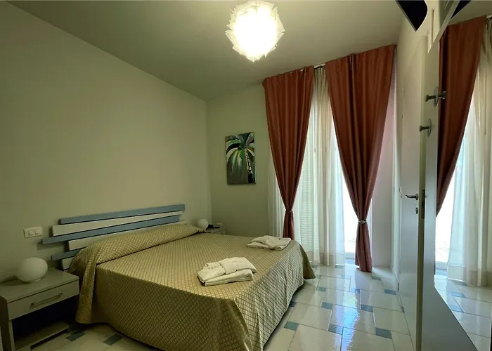 לינה וארוחת בוקר Del Sole 3*